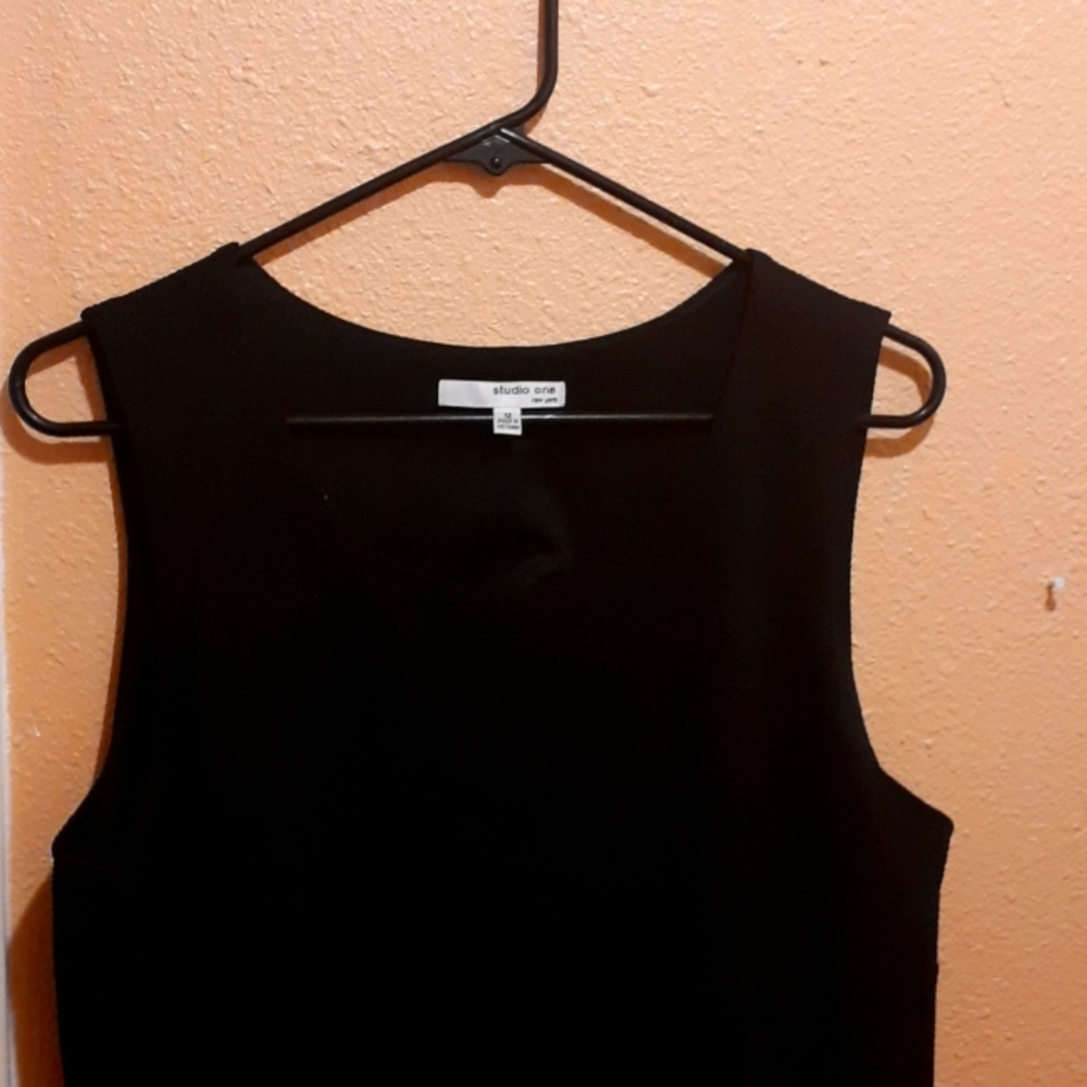 Black studio one New York sleeveless dress, size 12, polyester and spandex.